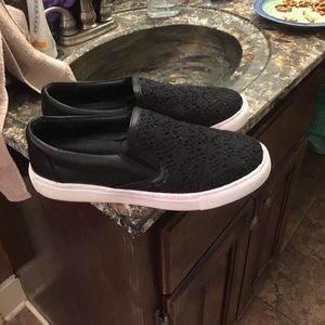 Women's black slip one, worn once, too big