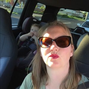 Meet your Posher, Macy