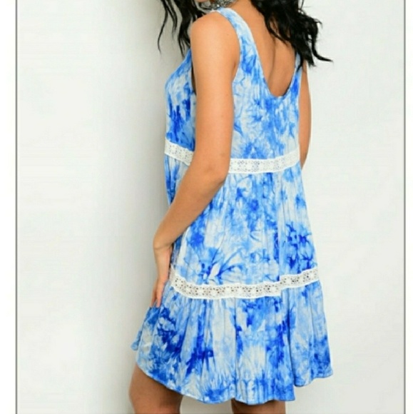 Tie-die Shift Dress w/ Lace Detail - Picture 2 of 5