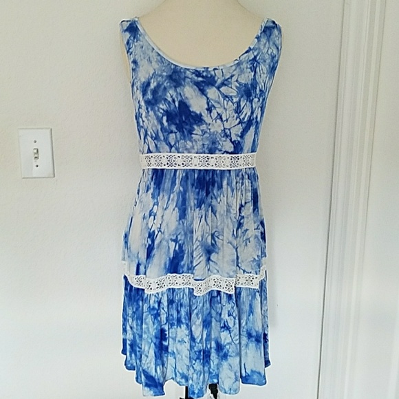 Tie-die Shift Dress w/ Lace Detail - Picture 4 of 5