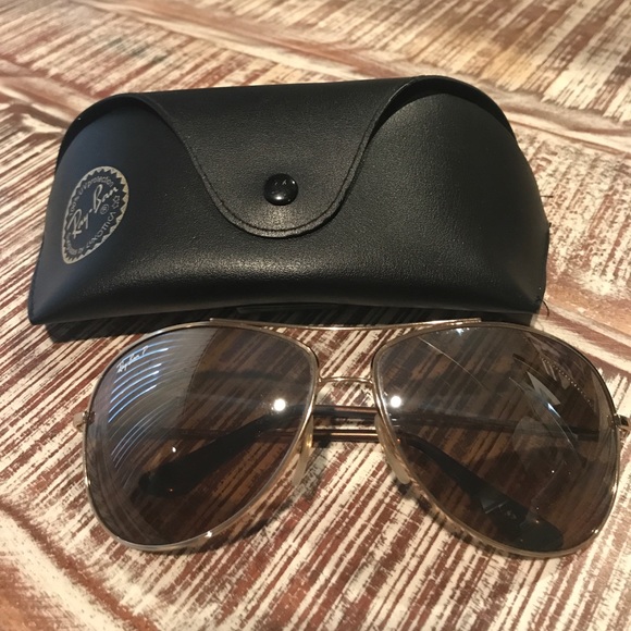 Ray-Ban Accessories - Ray Ban sunglasses with case