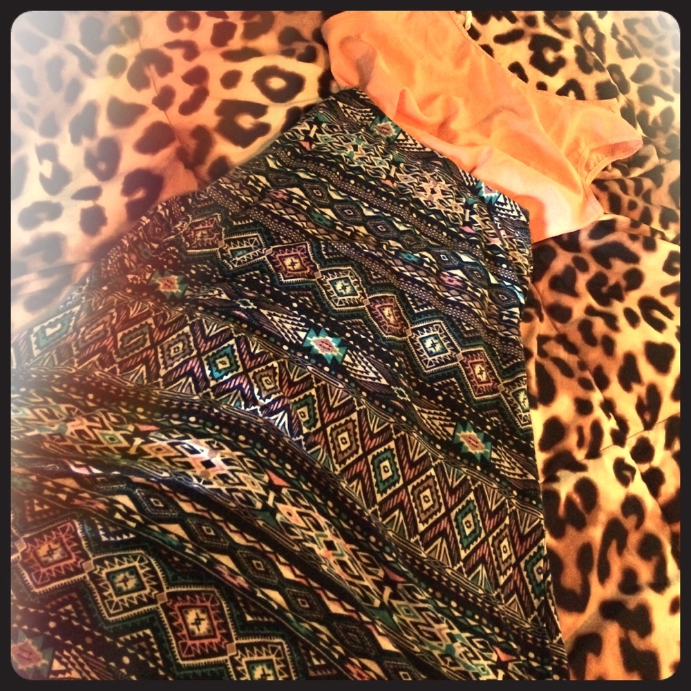 Cute tribal print maxi skirt