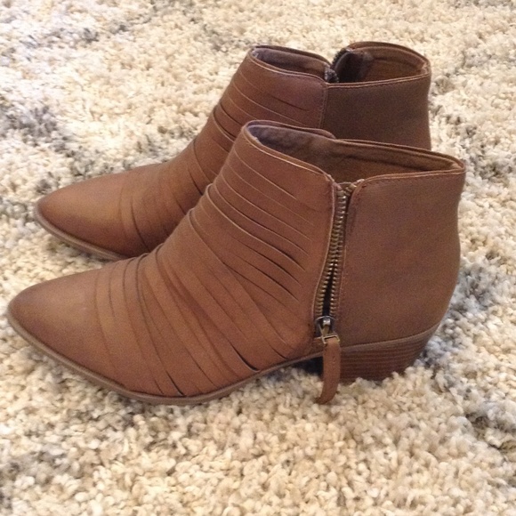 Circus by Sam Edelman tan bootie - Picture 2 of 4