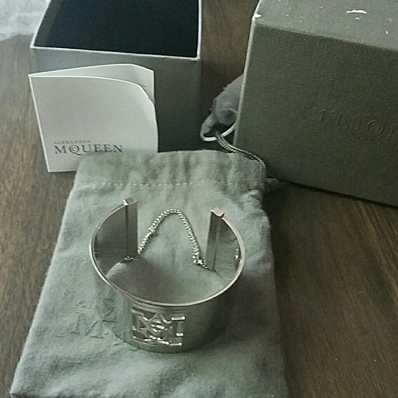 🛇🛇SOLD🛇🛇Alexander McQueen Cuff Bracelet - Picture 6 of 6