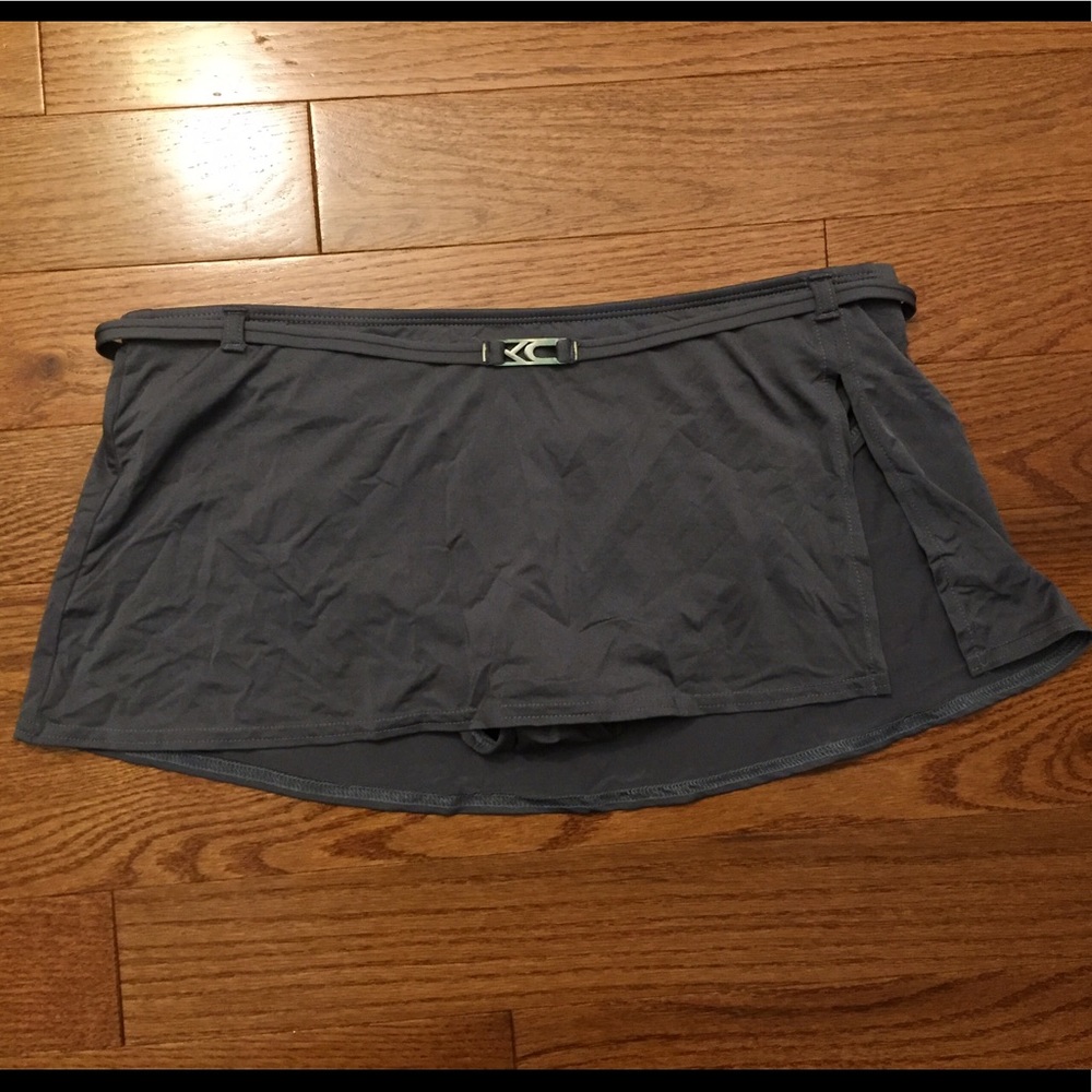 Swim skirt with slit