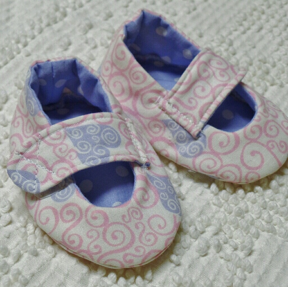 Pixie Dust Design Boutique baby shoes 9/12 mos.