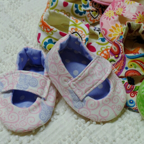 Pixie Dust Design Boutique baby shoes 9/12 mos. - Picture 2 of 2