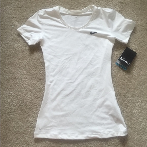 Nike Tops - Nike pro, small