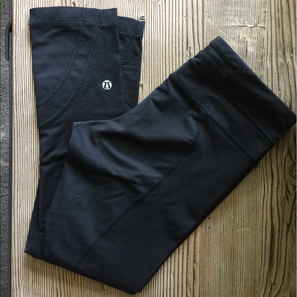 Lululemon cropped black athletic pants