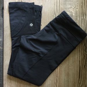Lululemon cropped black athletic pants