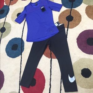 NWT NIKE TOP & LEGGING CAPRIS SET