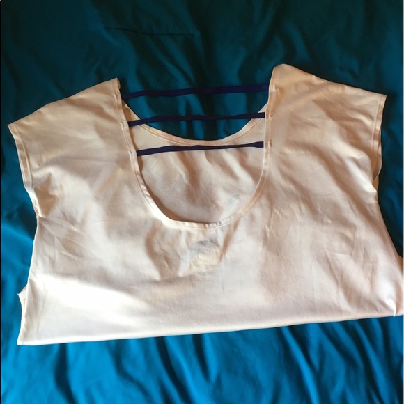 Super cute summery capped shirt - Picture 2 of 2