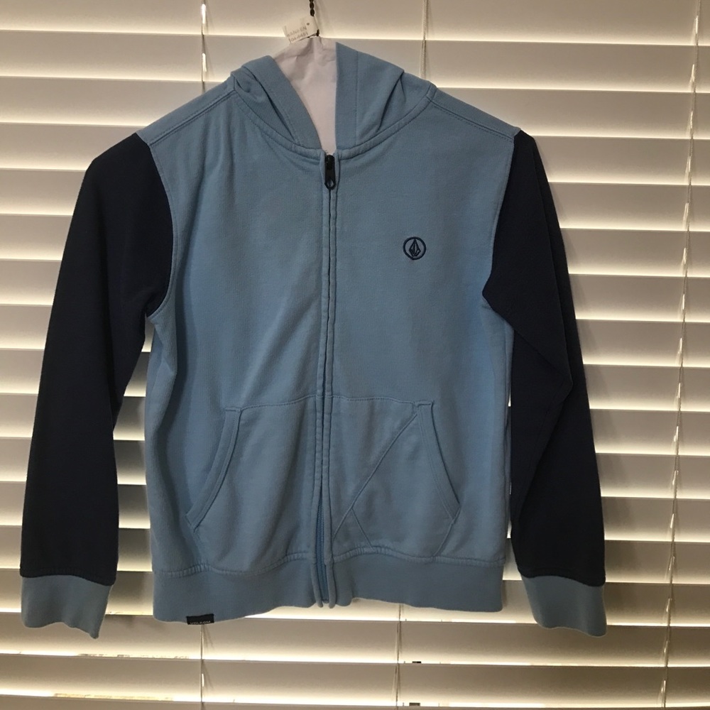 boy volcom jacket! In amazing condition!