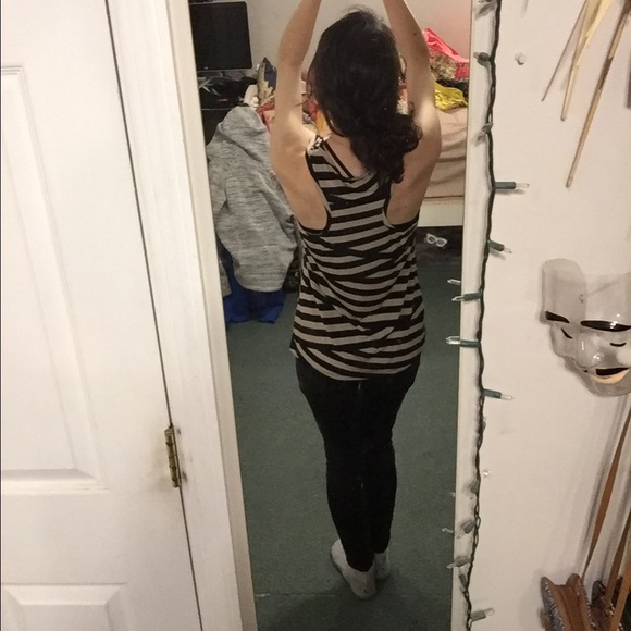 Striped Tank Top - Picture 4 of 4