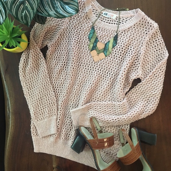 H&M Tops - Blush pink knit sweater