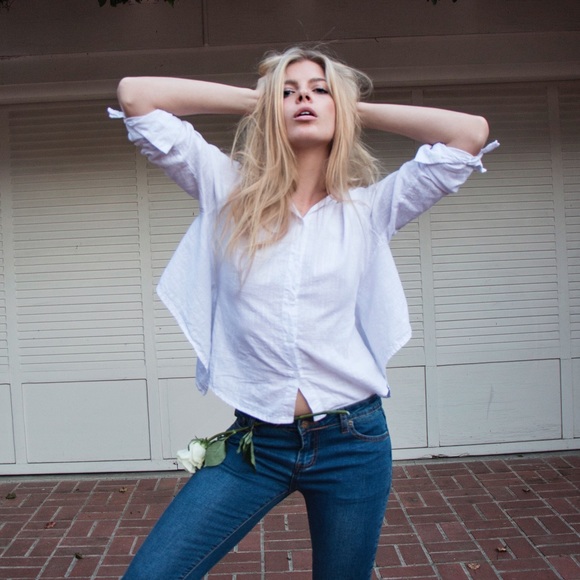 NEW! 🌻 This is happiness 🌻button down shirt - Picture 2 of 4