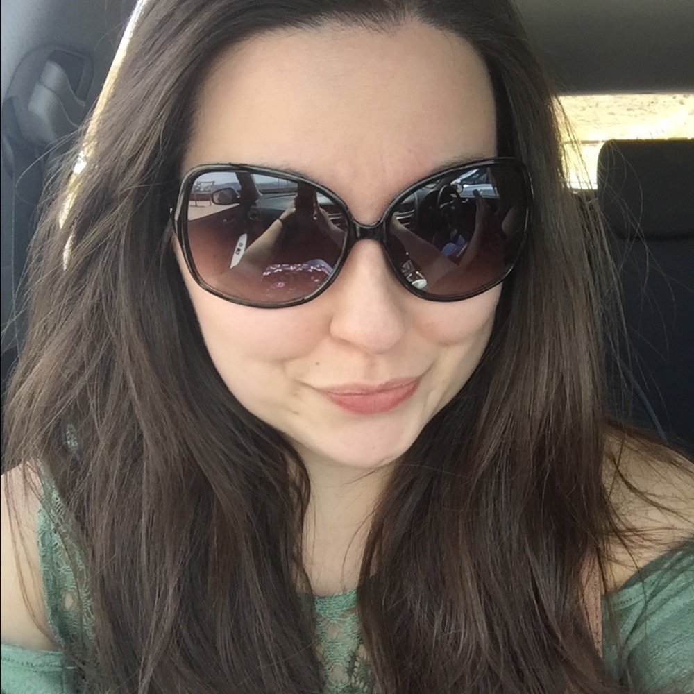 Meet your Posher, Hannah