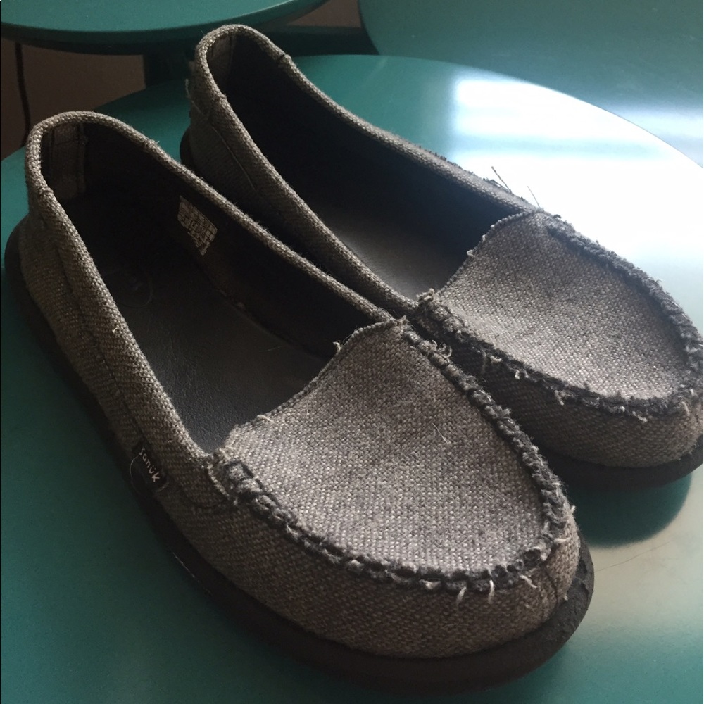 Sanuk Gray Flats - size 8.5