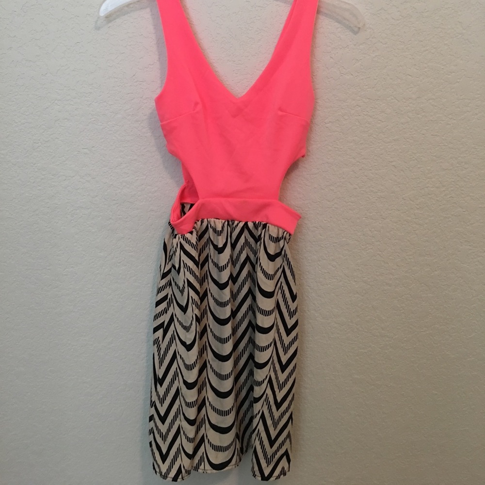 NEON PINK / GRAPHIC PRINT DRESS