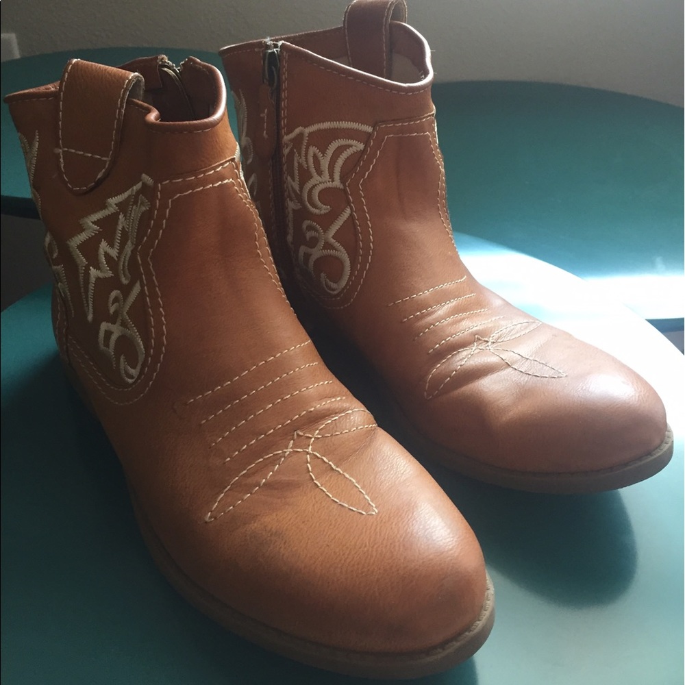 Modcloth Western Ankle Boots size 8.5