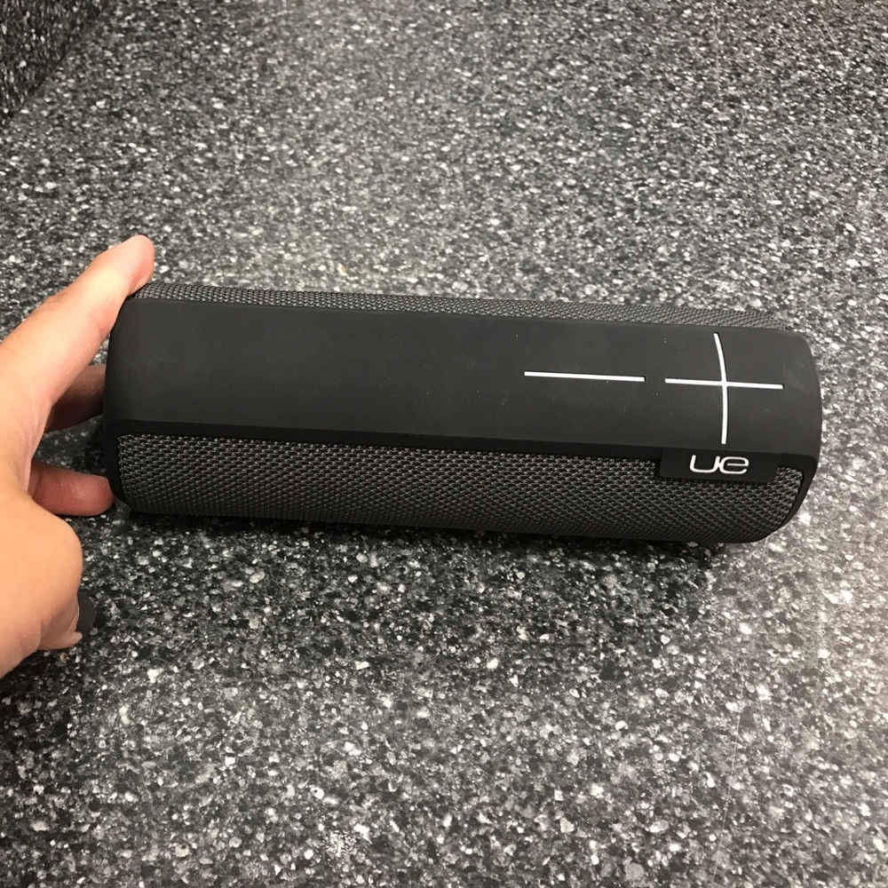 UE BOOM 2