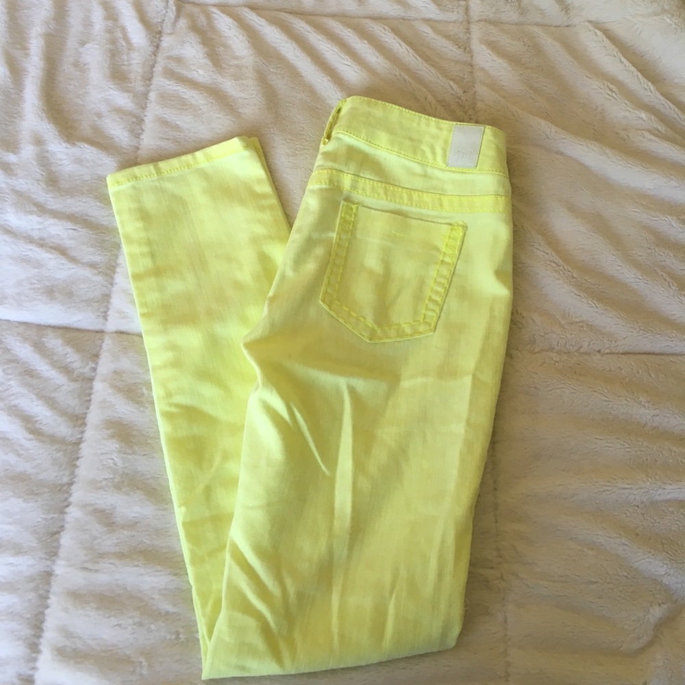 Neon yellow skinny jeans
