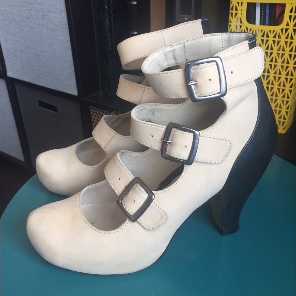 Topshop Black and Nude Heels - Size 9