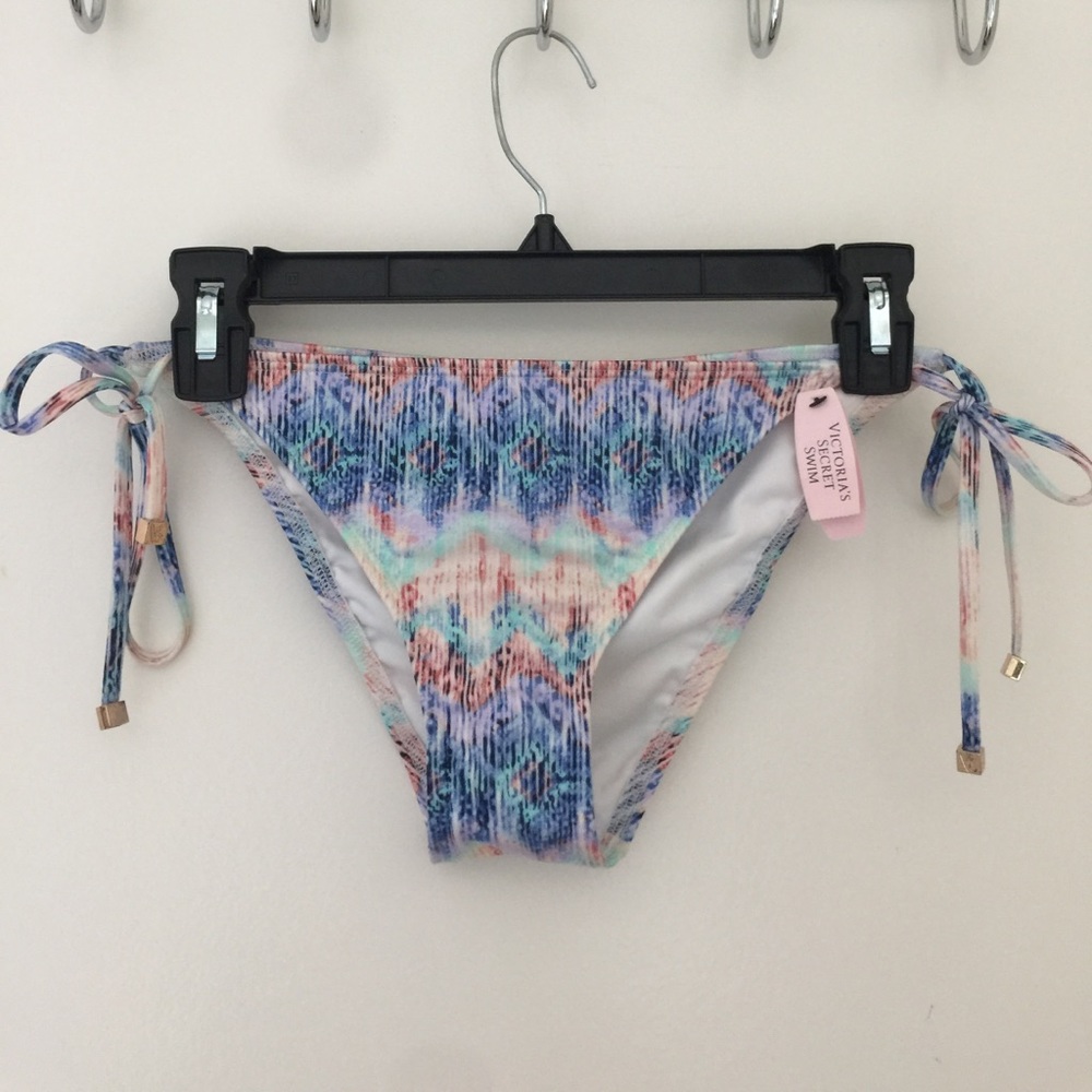 NWT Victoria's Secret bikini bottoms!