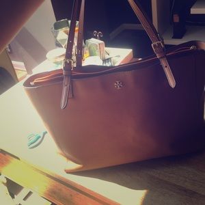 Tory Burch classic! PRICE REDUCED!!!