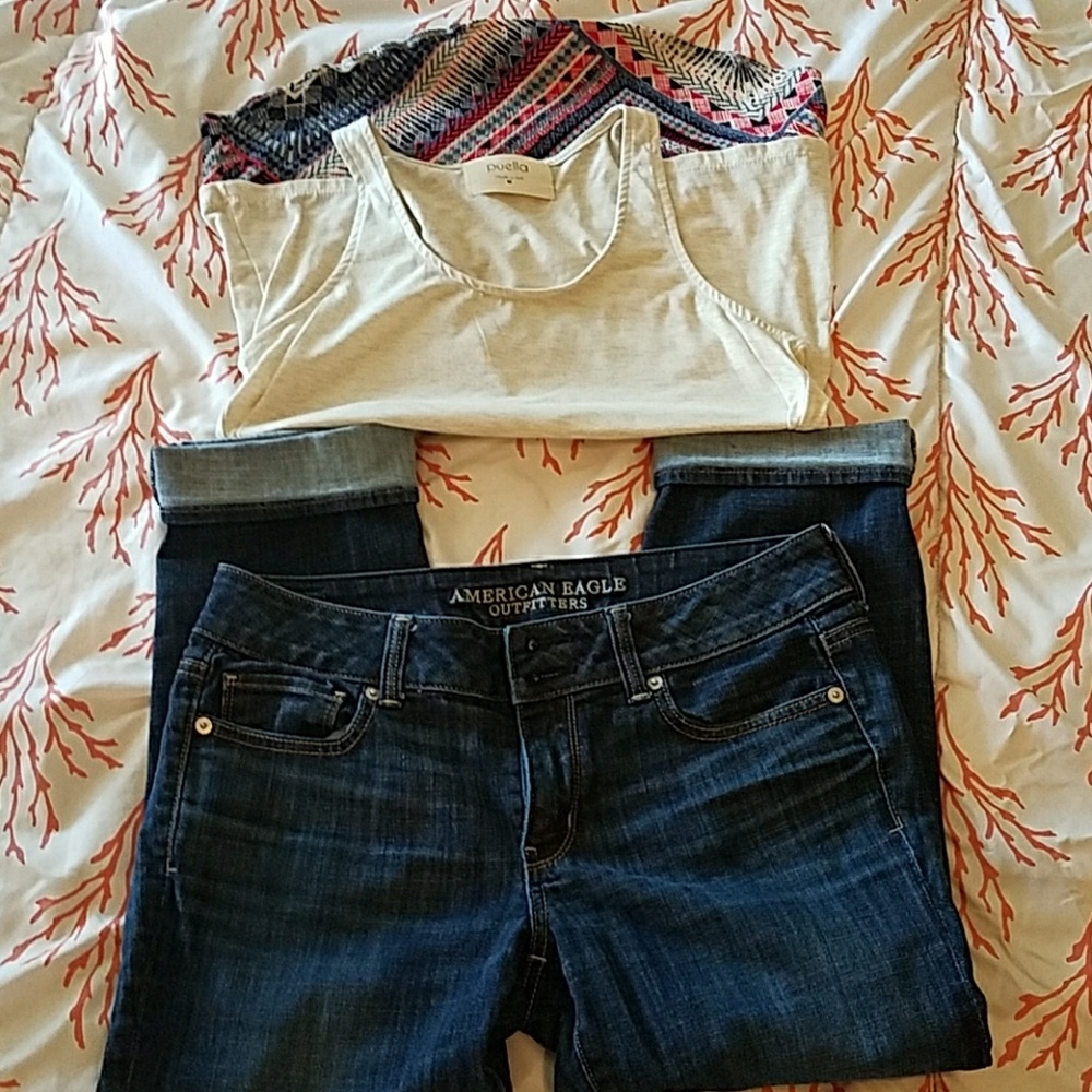 👀American eagle artist capris with cute Tank👀