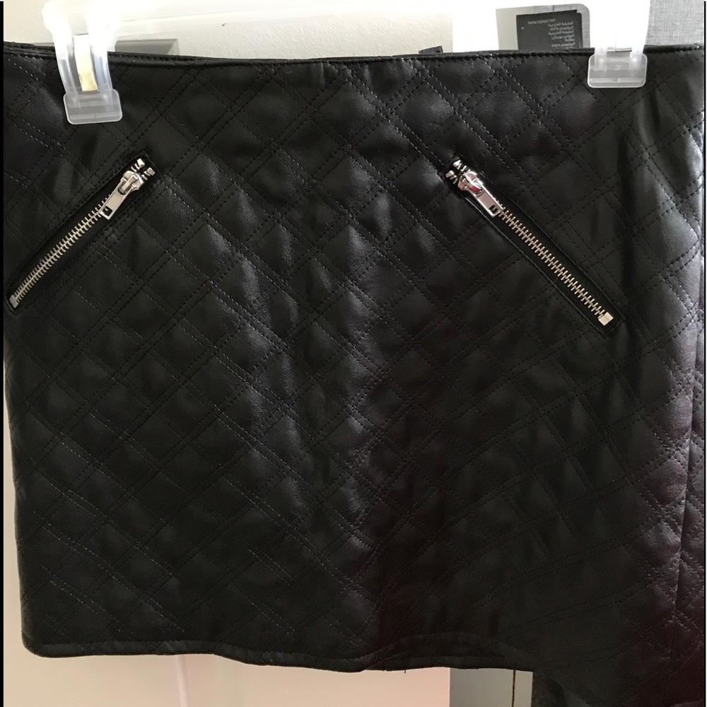 H&M black skirt