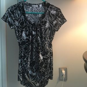 Black and White Patterned Short Sleeve