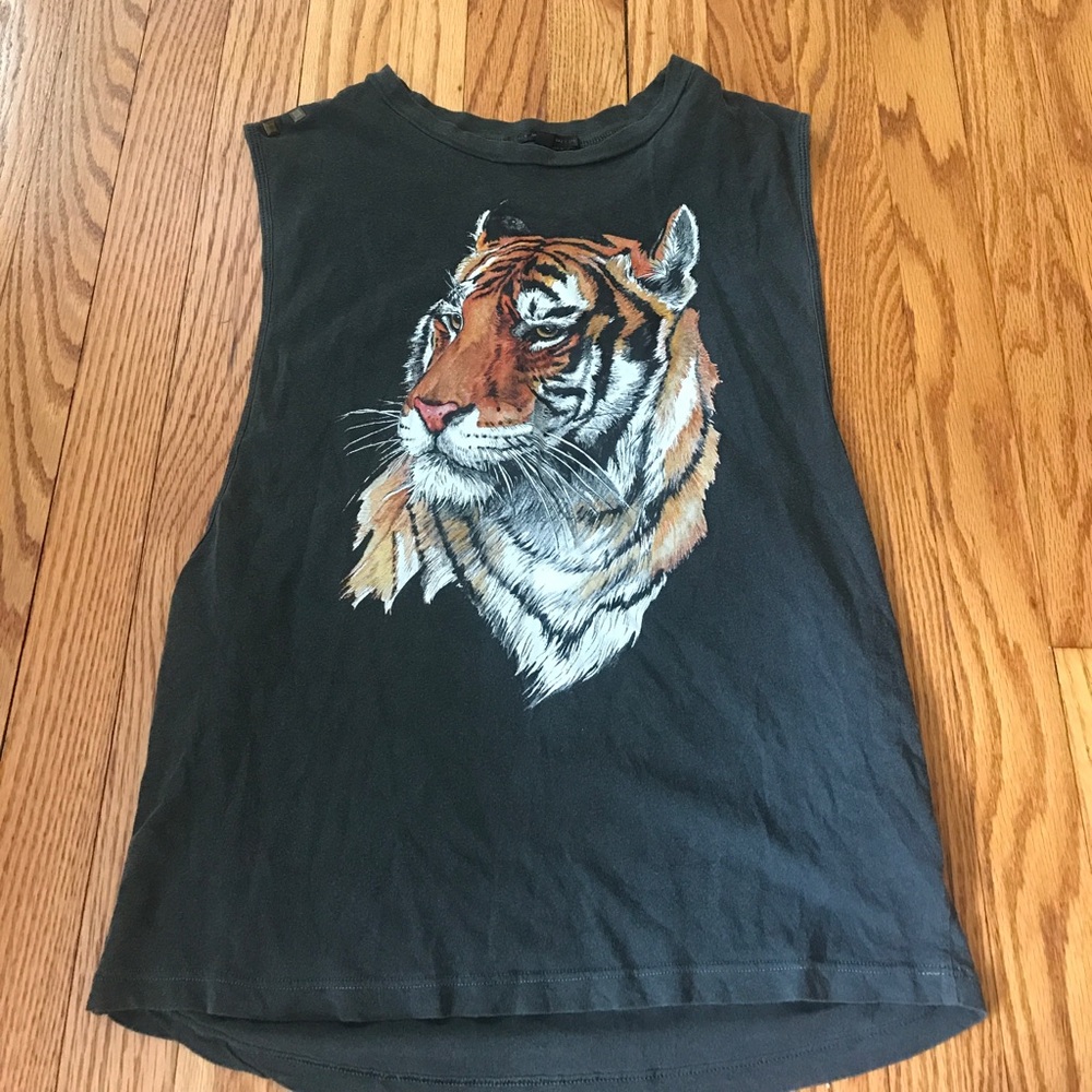 Muscle Tee
