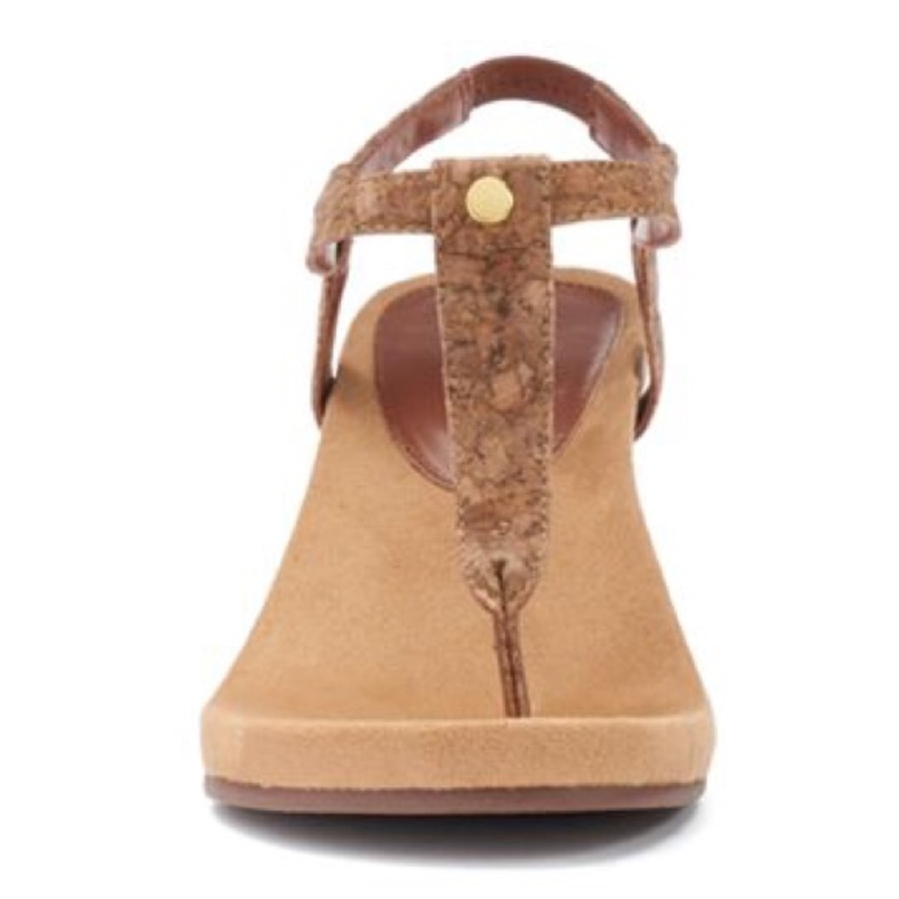 Chaps Tan Brown Thong Wedge Sandals NWT - Picture 2 of 4