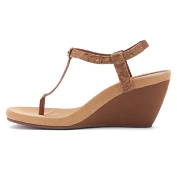 Chaps Tan Brown Thong Wedge Sandals NWT - Picture 4 of 4