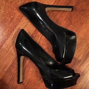 Vince Camuto black patent leather open toed pumps
