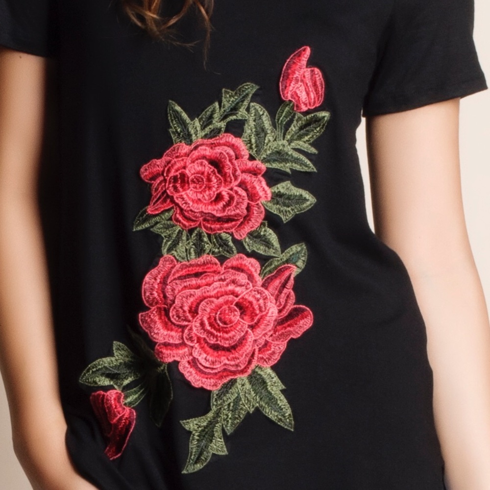 Embroidered Short Sleeve Tee / Top - Picture 4 of 4