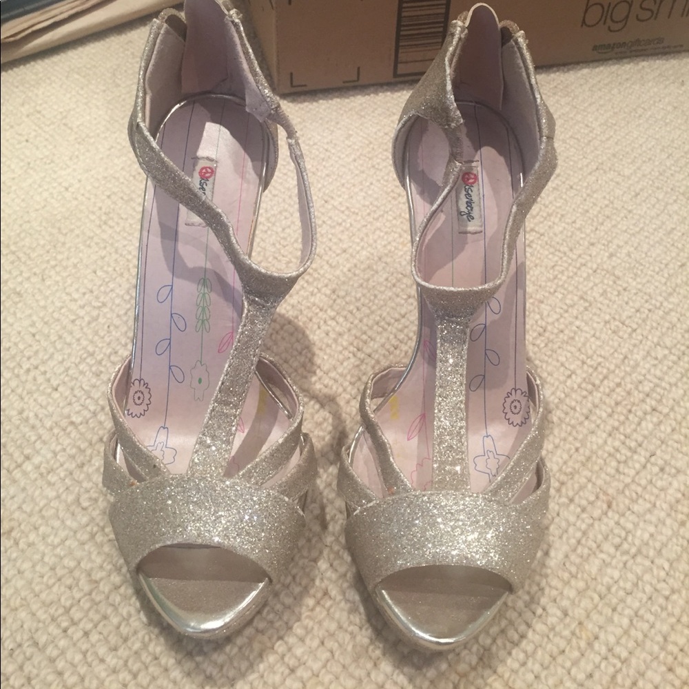 Gold glitter heels