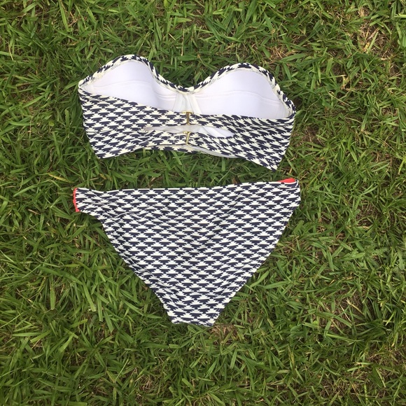 Xhilaration strapless bikini set,L top, M bottom - Picture 2 of 4