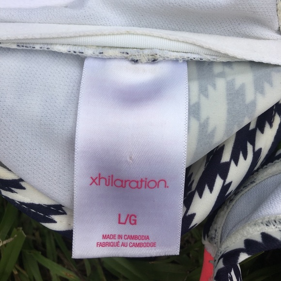 Xhilaration strapless bikini set,L top, M bottom - Picture 4 of 4