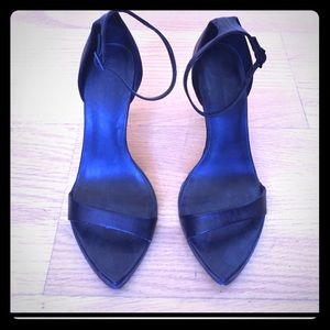 Zara ankle strap heels!! Size 38