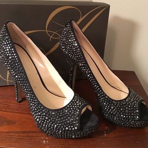 EUC Enzo Angiolini Fab Fb Black Platforms
