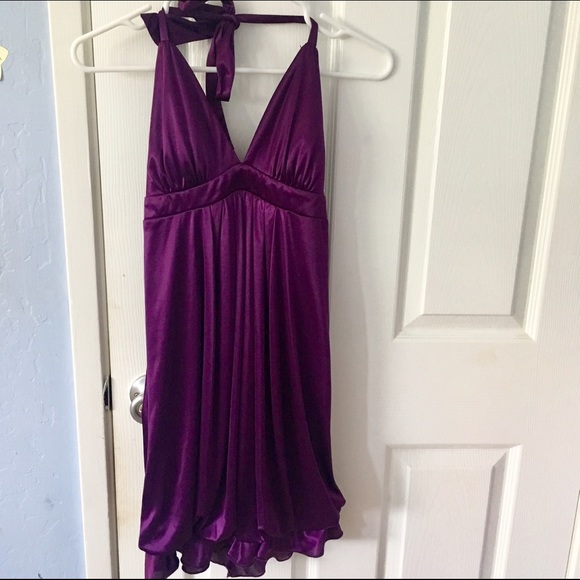 Formal dress - Picture 2 of 4