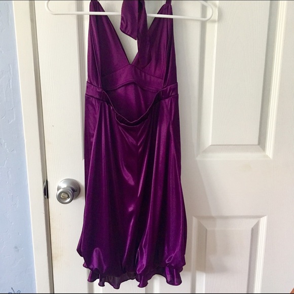 Formal dress - Picture 3 of 4
