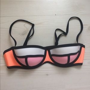 Triangl bikini top size S