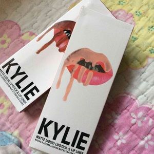 KYLIE LIP KIT