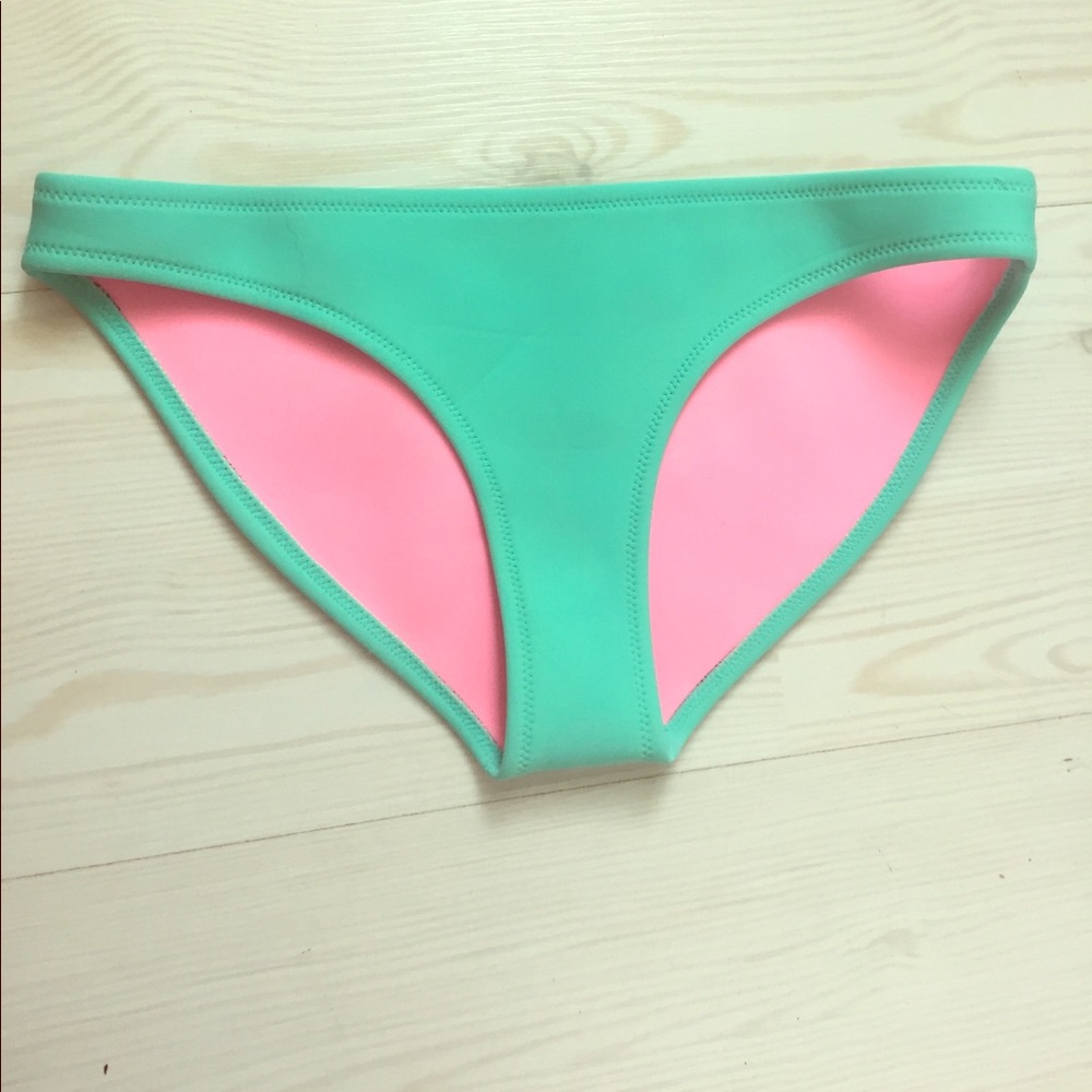 Triangl bikini bottom size S