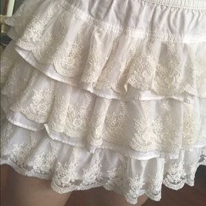 🌼White lace skirt from Hollister🌼