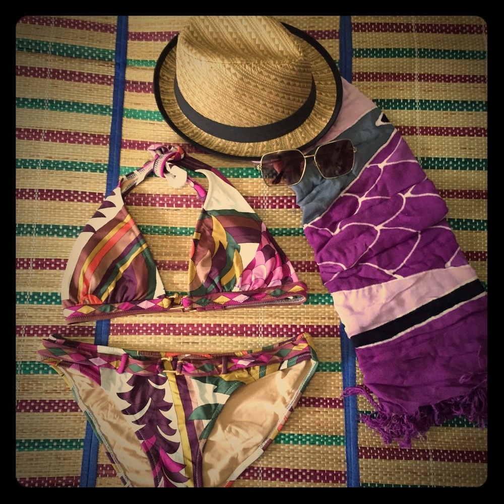 ☀️Last Chance BCBG MAXAZRIA Groovy Print Bikini