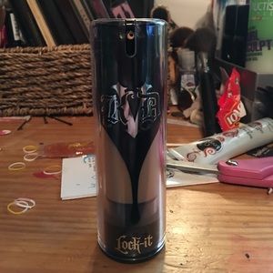 Kat Von D lock it foundation